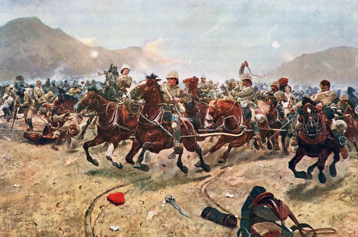 une charge de cavalerie dans un paysage montagneux avec des soldats à cheval et des équipements militaires au sol